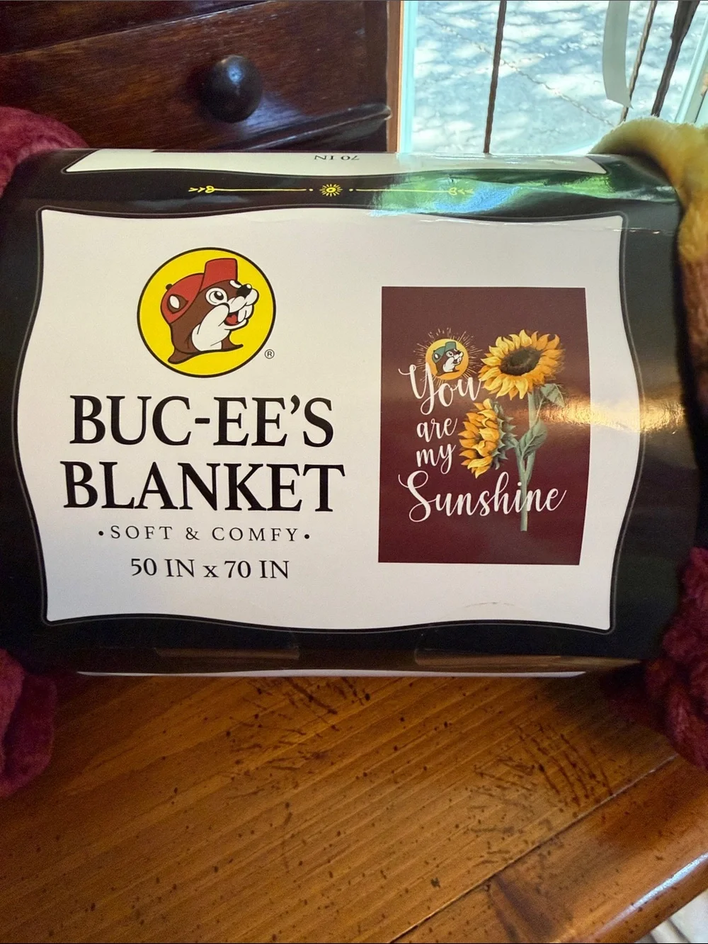 Buc-ee’s You Are My Sunshine Plush Throw Blanket - Sunflower Print - Picture 2 of 4